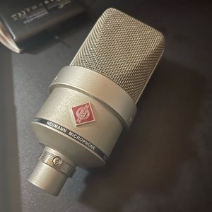 NEW WITH NO BOX USED ONCE